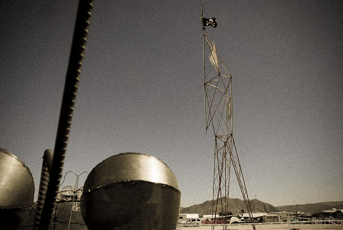 BURNING MAN 2007 - TUESDAY (AND BEGINNING OF THE REBUILD)