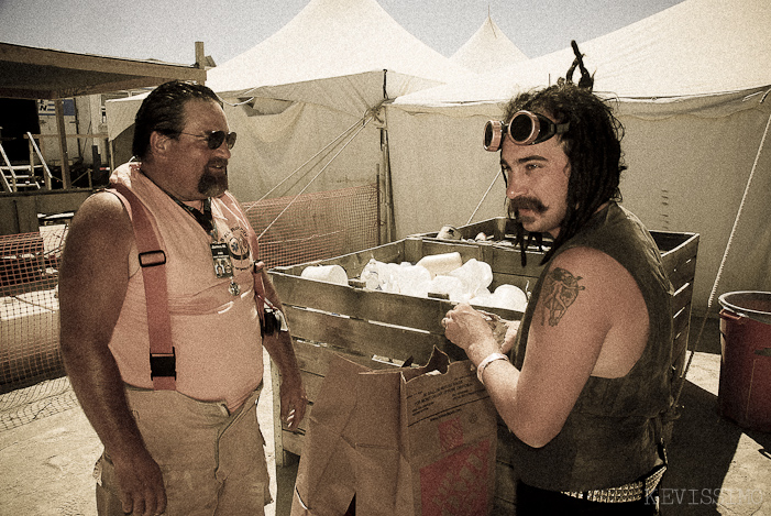 BURNING MAN 2007 - TUESDAY (AND BEGINNING OF THE REBUILD)