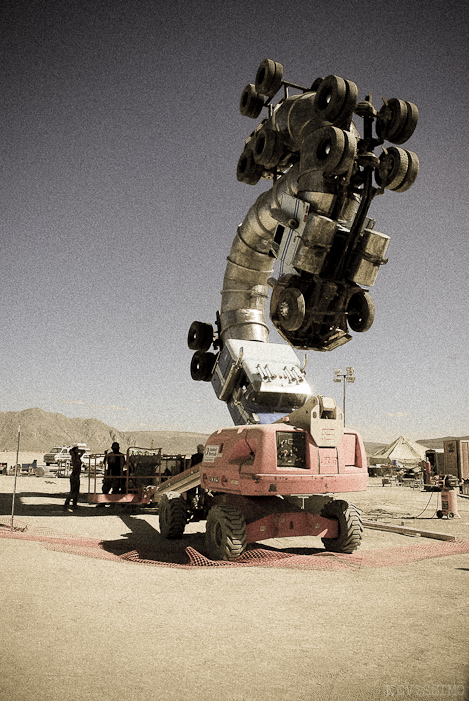 BURNING MAN 2007 - TUESDAY (AND BEGINNING OF THE REBUILD)