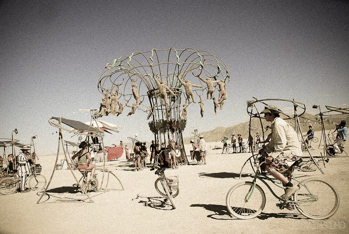 BURNING MAN 2007 - TUESDAY (AND BEGINNING OF THE REBUILD)