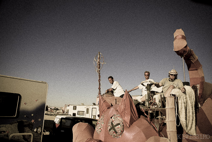 BURNING MAN 2007 - TUESDAY (AND BEGINNING OF THE REBUILD)