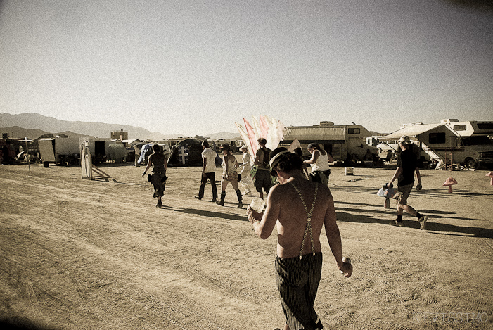 BURNING MAN 2007 - TUESDAY (AND BEGINNING OF THE REBUILD)