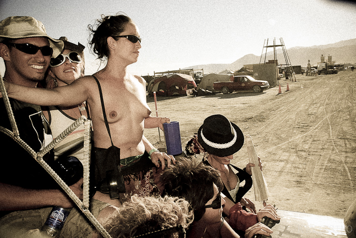 BURNING MAN 2007 - TUESDAY (AND BEGINNING OF THE REBUILD)