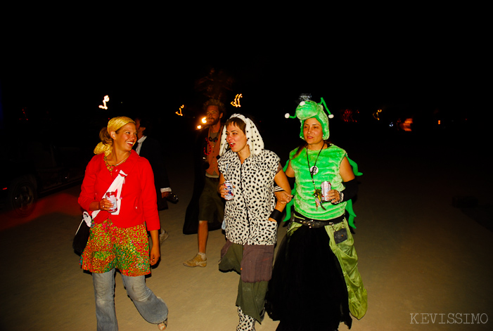 BURNING MAN 2007 - TUESDAY (AND BEGINNING OF THE REBUILD)