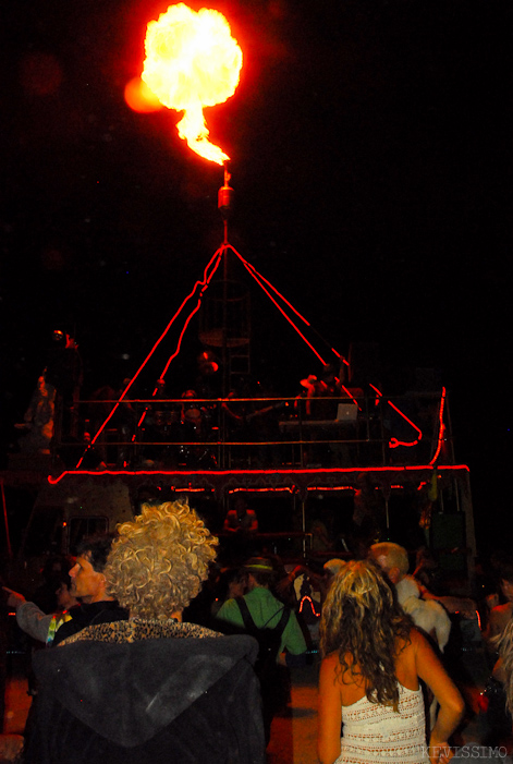 BURNING MAN 2007 - TUESDAY (AND BEGINNING OF THE REBUILD)